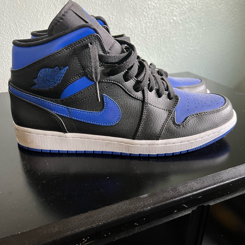 Jordan 1 mid